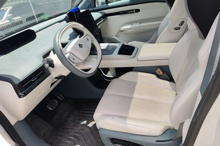 Used Hyptec HT 2023 670鸥翼 Ultra-High Voltage NDA Version Left Front Seat