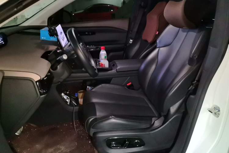 Used Hyptec HT 2023 670 Rear-Drive Ultra-High Voltage Version Left Front Seat