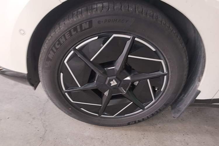 Used Hyptec HT 2023 670 Rear-Drive Ultra-High-Voltage NDA Version Left Front Wheel Hub