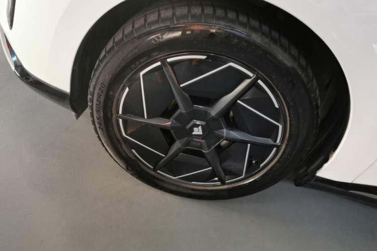 Used Hyptec HT 2023 670 Rear-Drive Ultra-High Voltage Version Left Front Wheel Hub