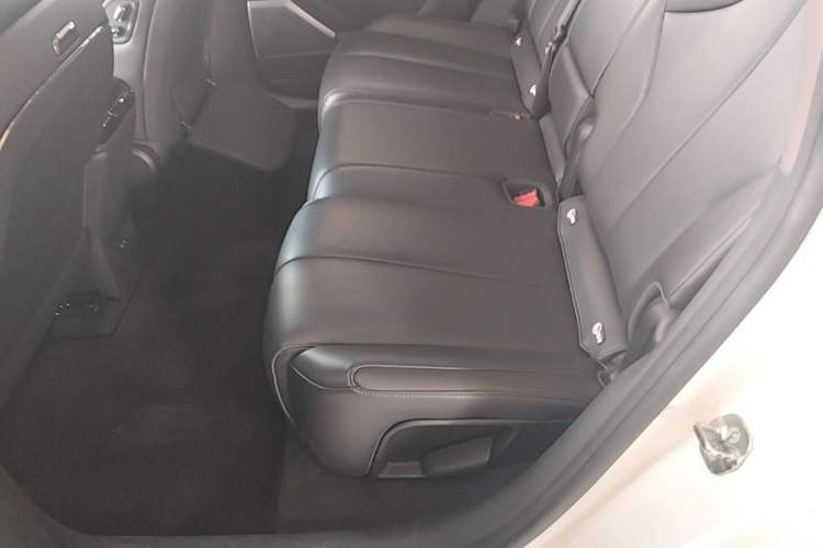 Used Hyptec HT 2023 670 Rear-Drive Ultra-High Voltage Version Left Rear Seat