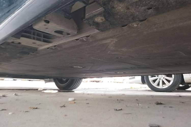 Used Hyptec HT 2023 670 Rear-Drive Ultra-High Voltage Version Left Side Sill
