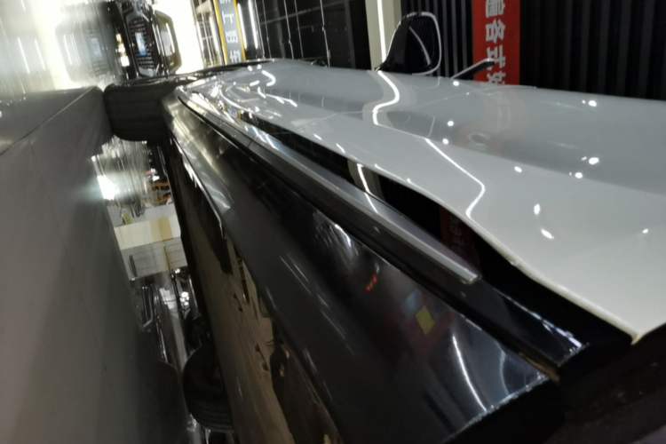 Used Hyptec HT 2023 670 Rear-Drive Ultra-High-Voltage NDA Version Left Side Sill
