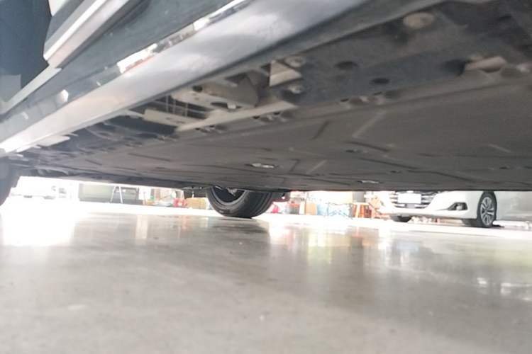 Used Hyptec HT 2023 670 Rear-Drive Ultra-High-Voltage NDA Version Left Side Sill