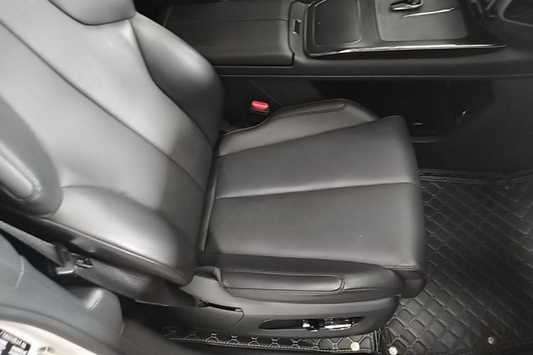 Used Hyptec HT 2023 670 Rear-Drive Ultra-High-Voltage NDA Version Right Front Seat