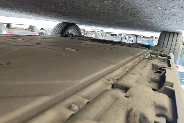 Used Hyptec HT 2023 670鸥翼 Ultra-High Voltage NDA Version Right Side Sill