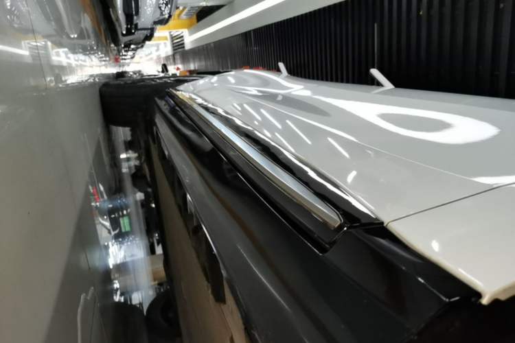 Used Hyptec HT 2023 670 Rear-Drive Ultra-High-Voltage NDA Version Right Side Sill