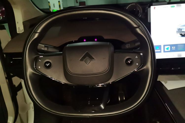 Used Hyptec HT 2023 670 Rear-Drive Ultra-High Voltage Version Steering Wheel