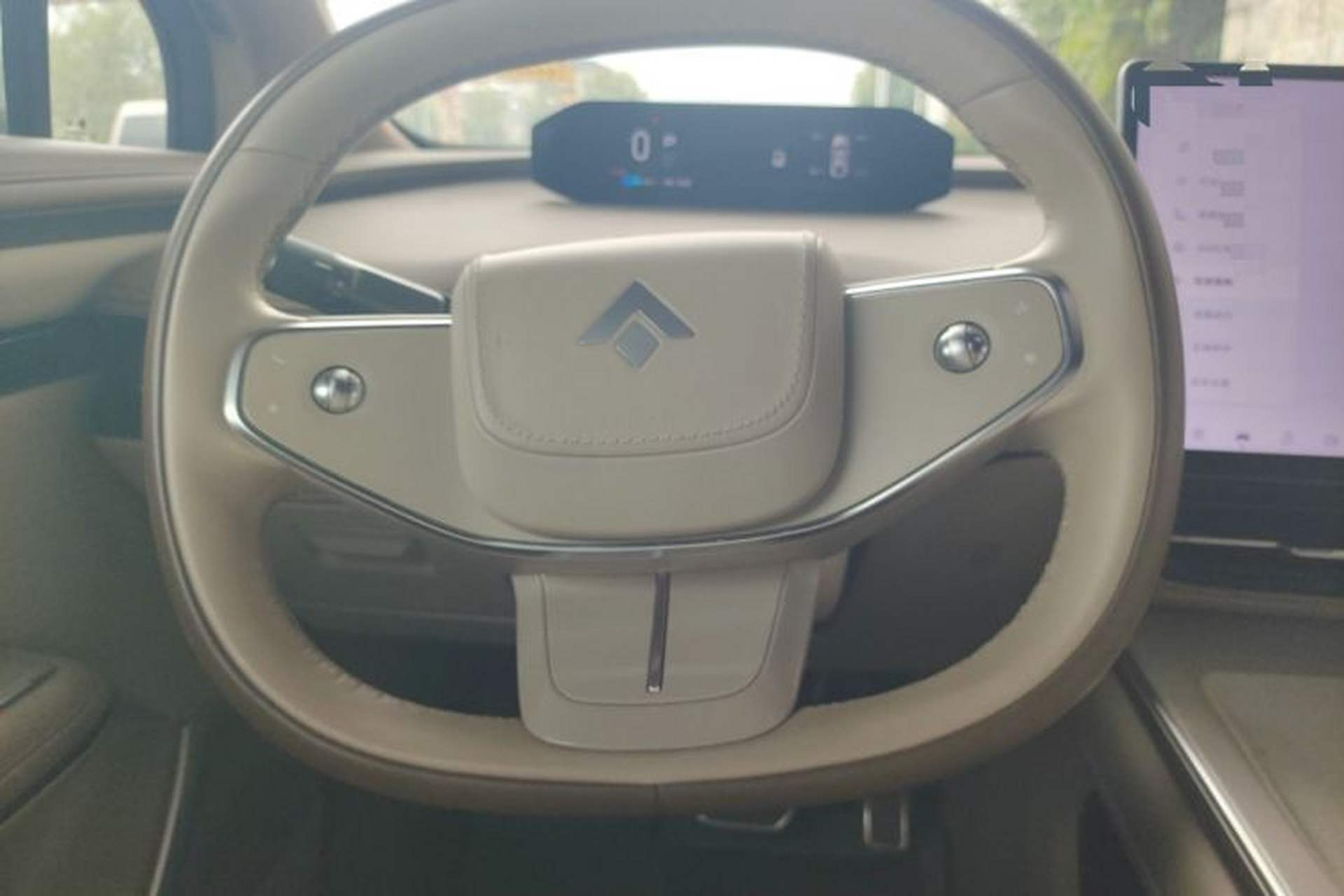 Used Hyptec HT 2023 670 Rear-Drive Ultra-High Voltage Version Steering Wheel