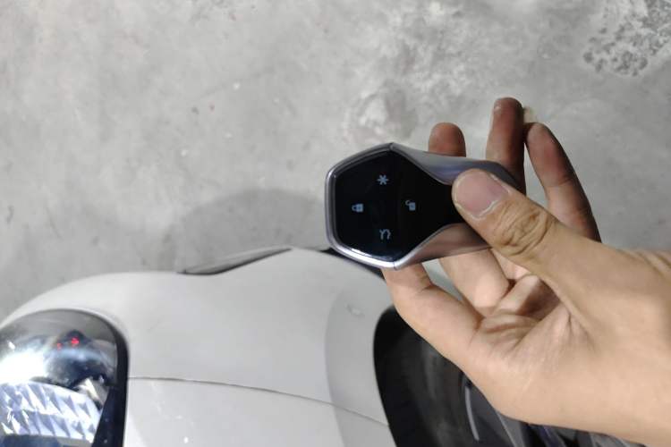 Used Hyptec HT 2023 670 Rear-Drive Ultra-High-Voltage NDA Version Vehicle Key