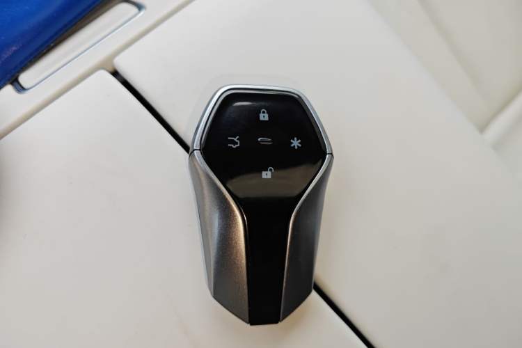 Used Hyptec HT 2023 670鸥翼 Ultra-High Voltage NDA Version Vehicle Key