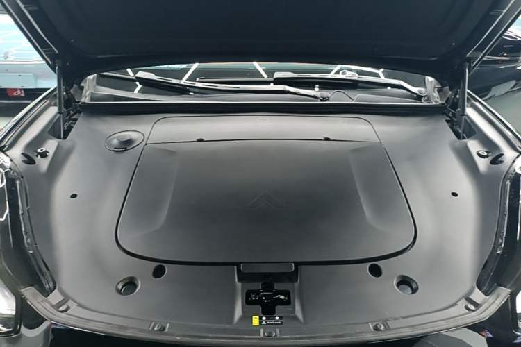 Used Hyptec HT 2024 825鸥翼 LiDAR Edition Engine Bay