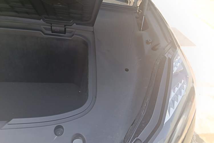 Used Hyptec HT 2024 825鸥翼 LiDAR Edition Engine Bay Left