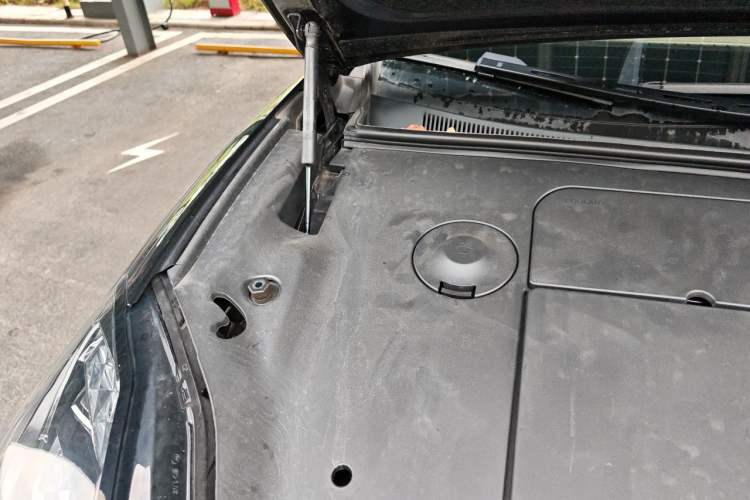Used Hyptec HT 2024 670 Advanced Intelligent Driving Version Engine Bay Right