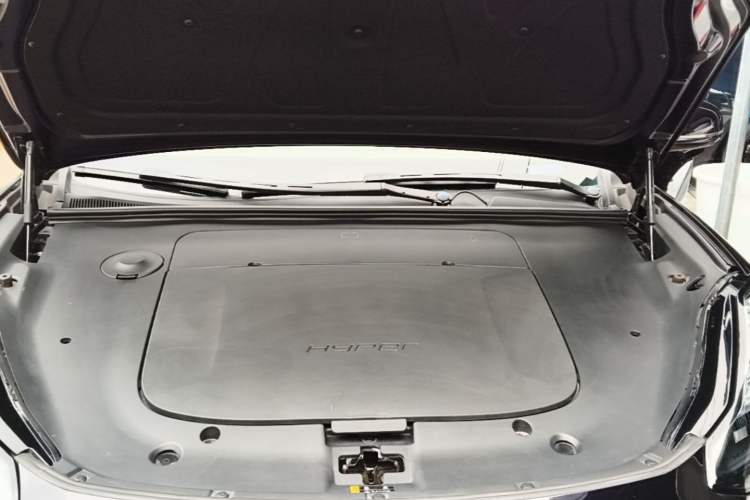 Used Hyptec HT 2024 670 Ultra-High Voltage Deluxe Edition Engine Bay