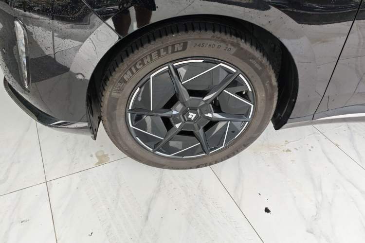 Used Hyptec HT 2024 825 Ultra-High Voltage LiDAR Edition Left Front Wheel Hub