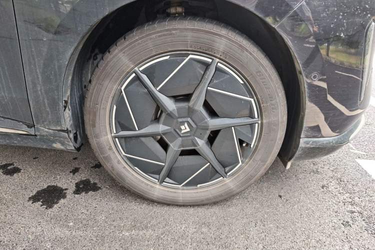 Used Hyptec HT 2024 670 Advanced Intelligent Driving Version Right Front Wheel Hub
