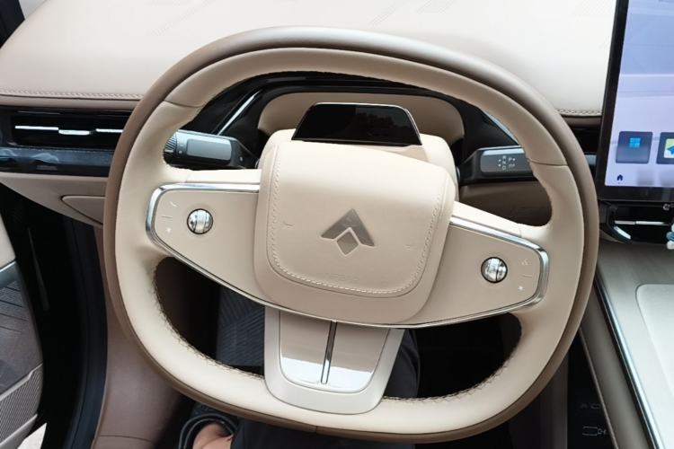 Used Hyptec HT 2024 670 Ultra-High Voltage Deluxe Edition Steering Wheel