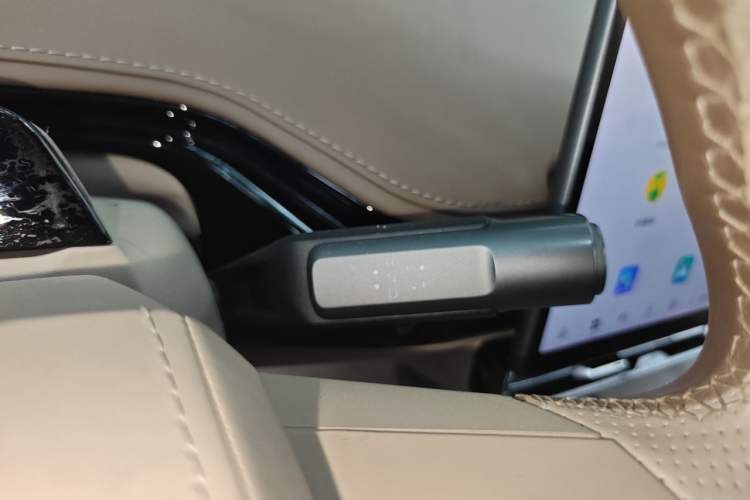 Used Hyptec HT 2024 670 Ultra-High-Voltage LiDAR Edition Gear Lever