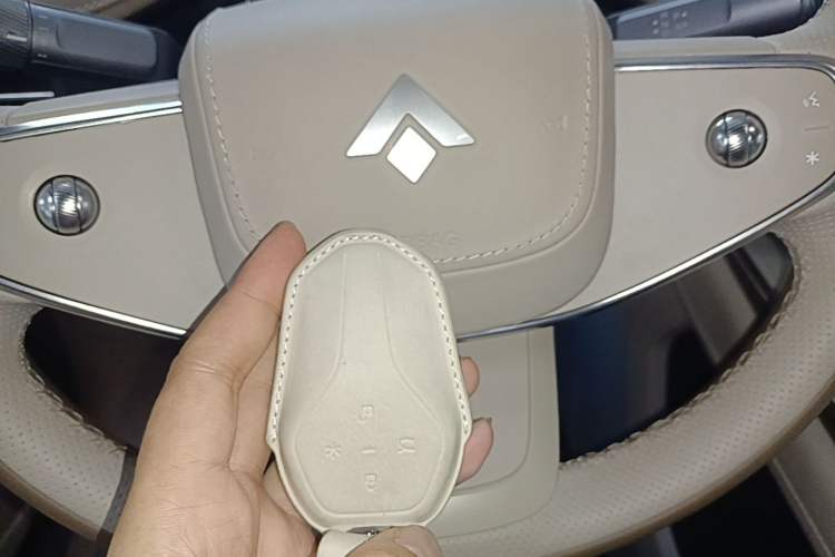 Used Hyptec HT 2024 670 Advanced Intelligent Driving Version Interior 1