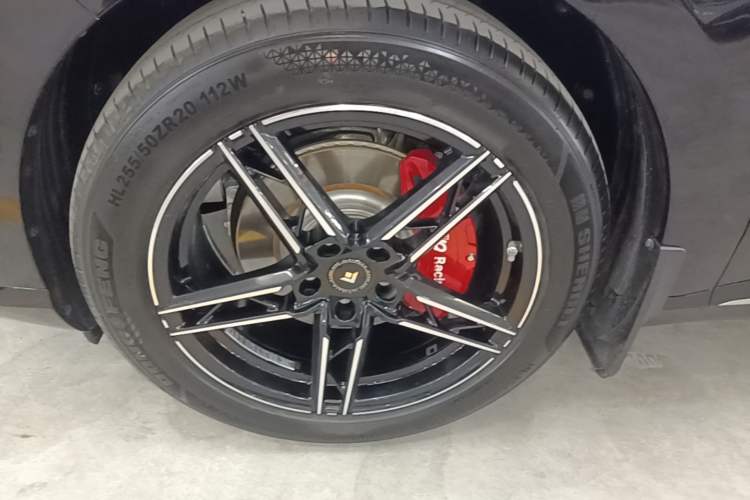 Used Hyptec HT 2024 670 Advanced Intelligent Driving Version Left Front Wheel Hub
