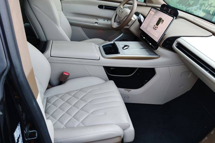 Used Hyptec HT 2024 825鸥翼 LiDAR Edition Right Front Seat