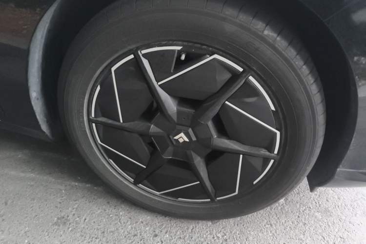 Used Hyptec HT 2024 670 Advanced Intelligent Driving Version Right Front Wheel Hub