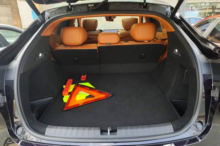 Used Hyptec HT 2024 825 Ultra-High Voltage LiDAR Edition Trunk