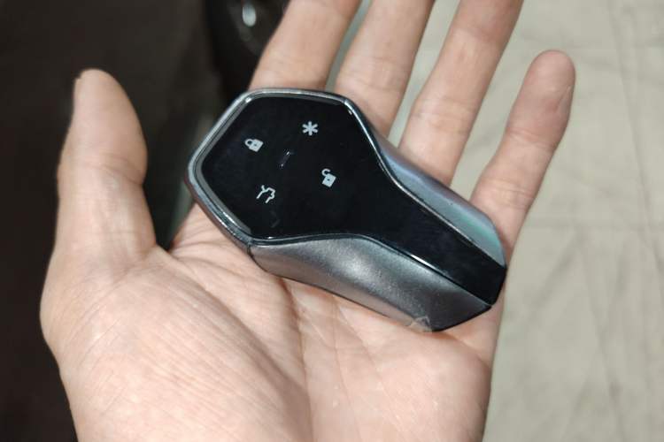 Used Hyptec HT 2024 825 Ultra-High Voltage LiDAR Edition Interior 1