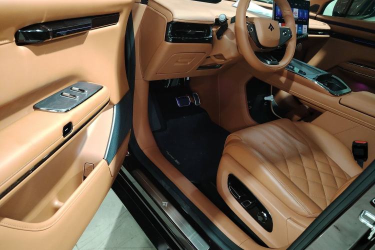 Used Hyptec HT 2024 825 Ultra-High Voltage LiDAR Edition Interior 3