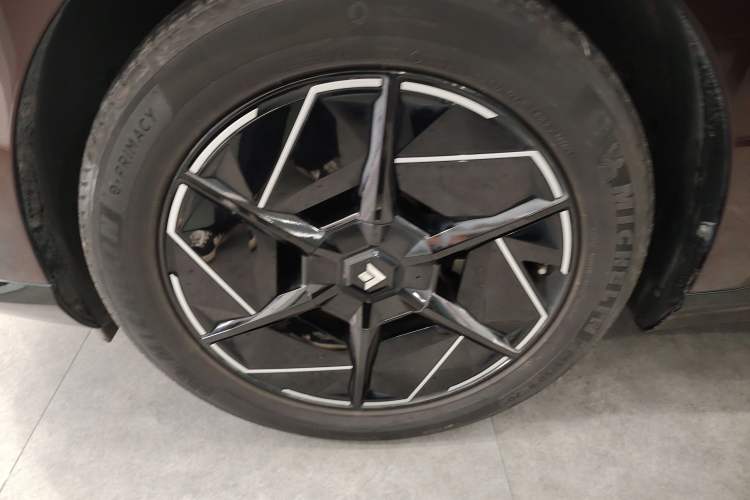 Used Hyptec HT 2024 825 Ultra-High Voltage LiDAR Edition Left Front Wheel Hub