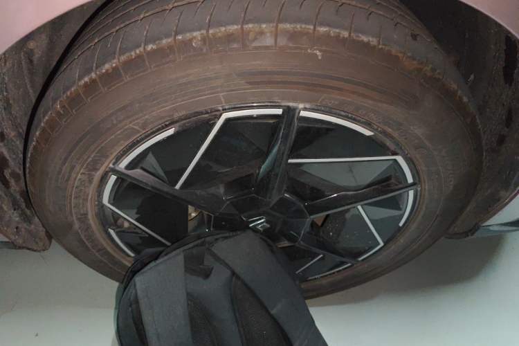 Used Hyptec HT 2024 670 Advanced Intelligent Driving Version Right Front Wheel Hub