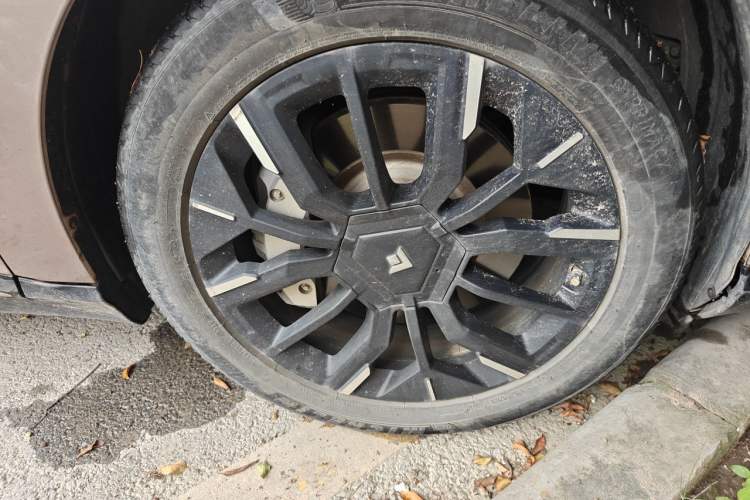 Used Hyptec HT 2024 670 Ultra-High-Voltage LiDAR Edition Right Front Wheel Hub