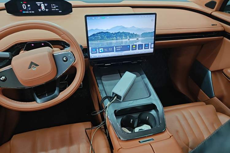 Used Hyptec HT 2024 670 Advanced Intelligent Driving Version Audio And AC Panel