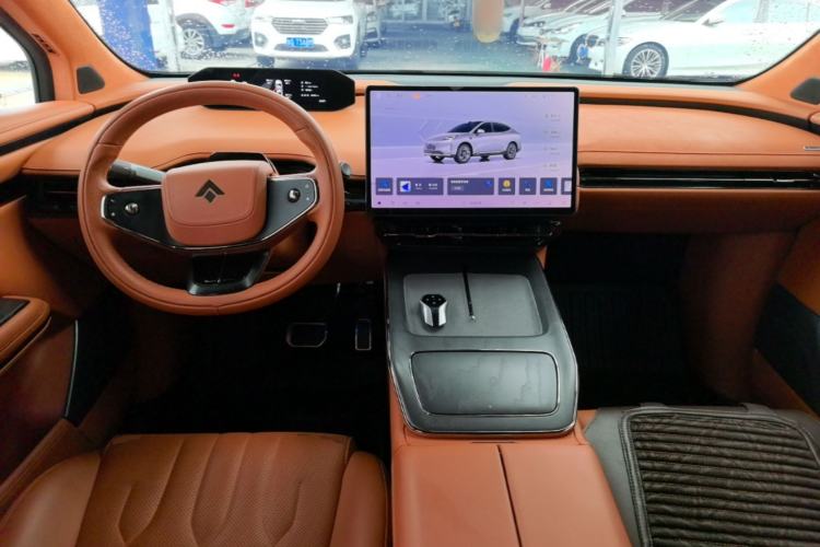 Used Hyptec HT 2024 670 Advanced Intelligent Driving Version Center Console