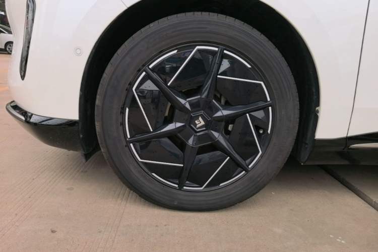 Used Hyptec HT 2024 670 Advanced Intelligent Driving Version Exterior 4