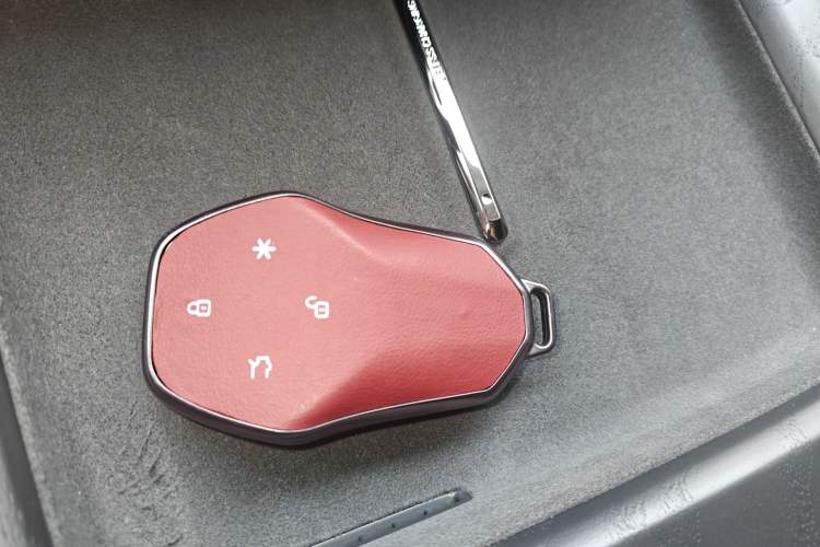 Used Hyptec HT 2024 670 Ultra-High-Voltage LiDAR Edition Interior 1