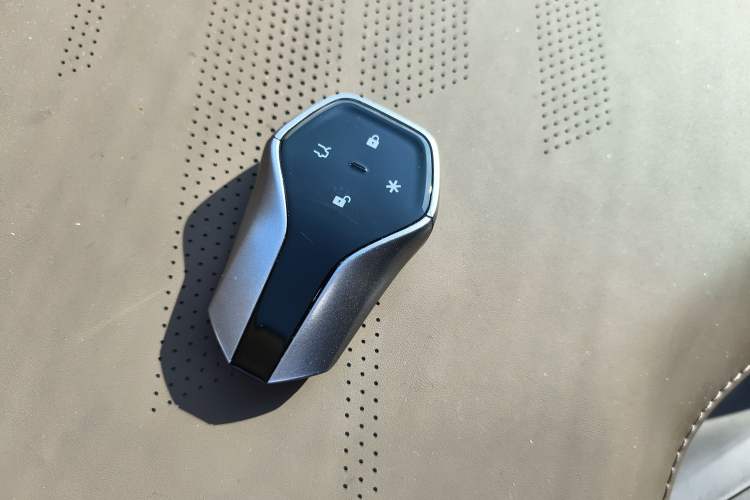 Used Hyptec HT 2024 825 Ultra-High Voltage LiDAR Edition Interior 1