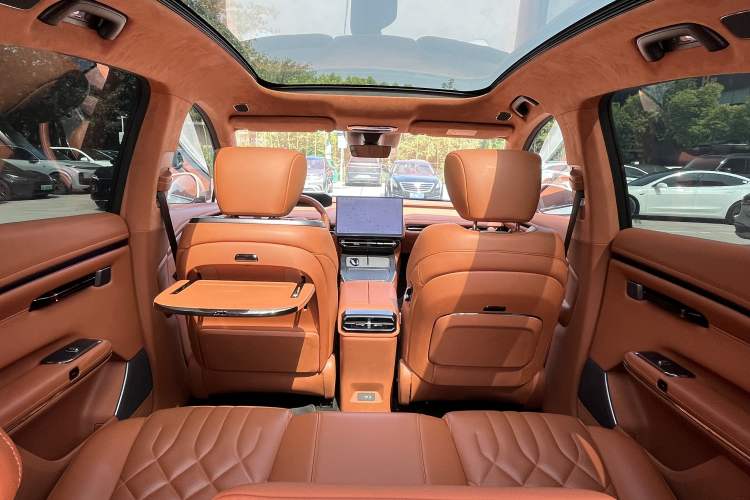 Used Hyptec HT 2024 825 Ultra-High Voltage LiDAR Edition Interior 2