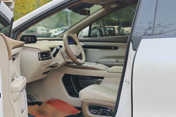 Used Hyptec HT 2024 825 Ultra-High Voltage LiDAR Edition Interior 3