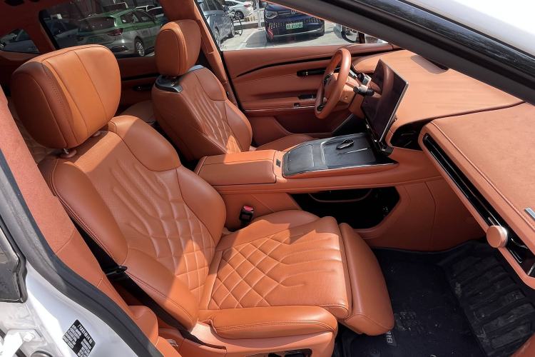 Used Hyptec HT 2024 825 Ultra-High Voltage LiDAR Edition Interior 4