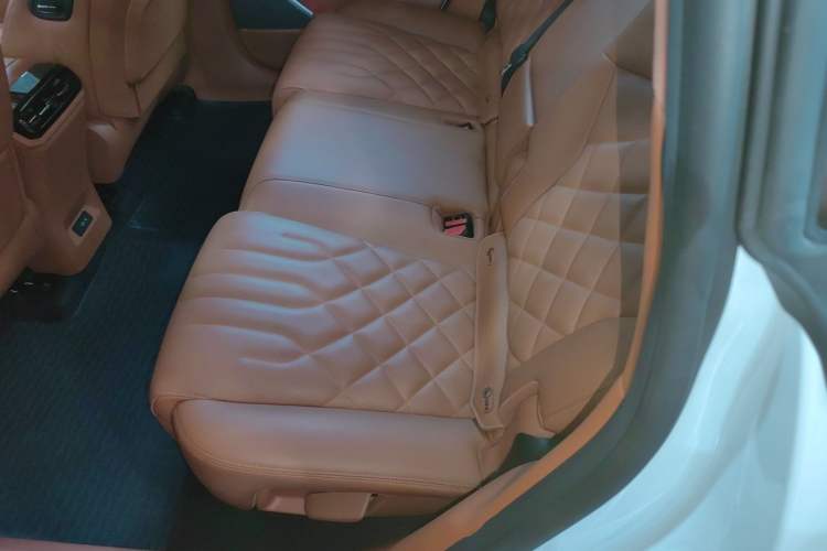 Used Hyptec HT 2024 825 Ultra-High Voltage LiDAR Edition Interior 4