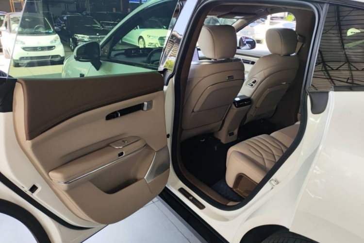Used Hyptec HT 2024 825 Ultra-High Voltage LiDAR Edition Interior 5