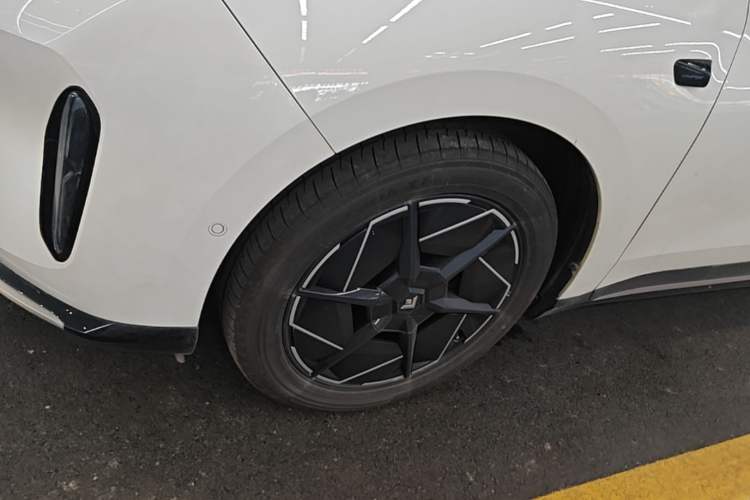 Used Hyptec HT 2024 670 Advanced Intelligent Driving Version Left Front Wheel Hub