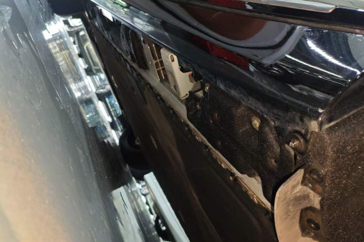 Used Hyptec HT 2024 825 Ultra-High Voltage LiDAR Edition Left Side Sill