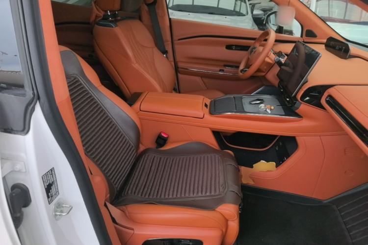 Used Hyptec HT 2024 670 Advanced Intelligent Driving Version Right Front Seat