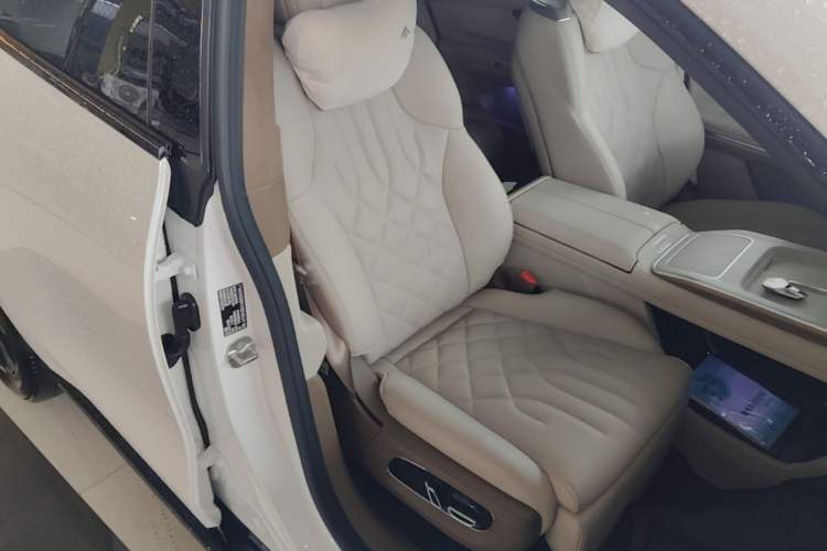 Used Hyptec HT 2024 670 Ultra-High-Voltage LiDAR Edition Right Front Seat