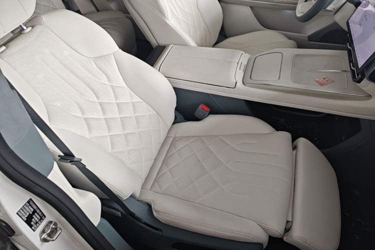 Used Hyptec HT 2024 670 Advanced Intelligent Driving Version Right Front Seat
