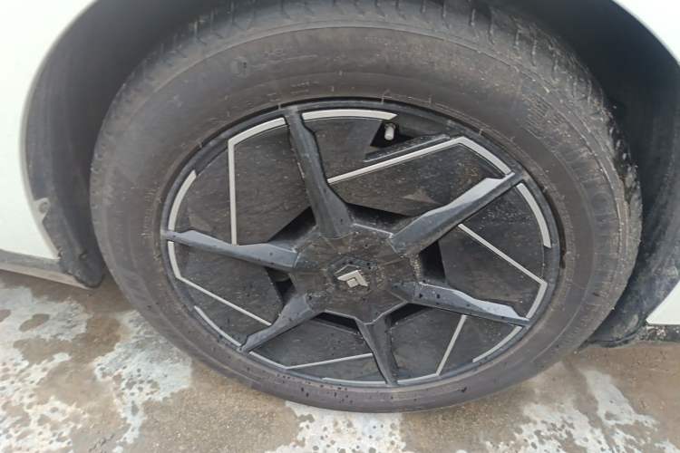 Used Hyptec HT 2024 825 Ultra-High Voltage LiDAR Edition Right Front Wheel Hub
