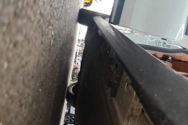 Used Hyptec HT 2024 670 Advanced Intelligent Driving Version Right Side Sill